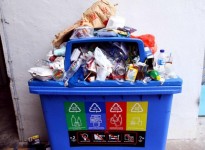 Vì sao tái chế nhựa không phải là phương pháp hiệu quả để giải quyết vấn đề rác thải nhựa?