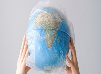 Michael Stephen Giới Thiệu &quot;180-Day Trick&quot; Để Khắc Phục Plastiphobia và Ảnh Hưởng Đến Thị Trường California